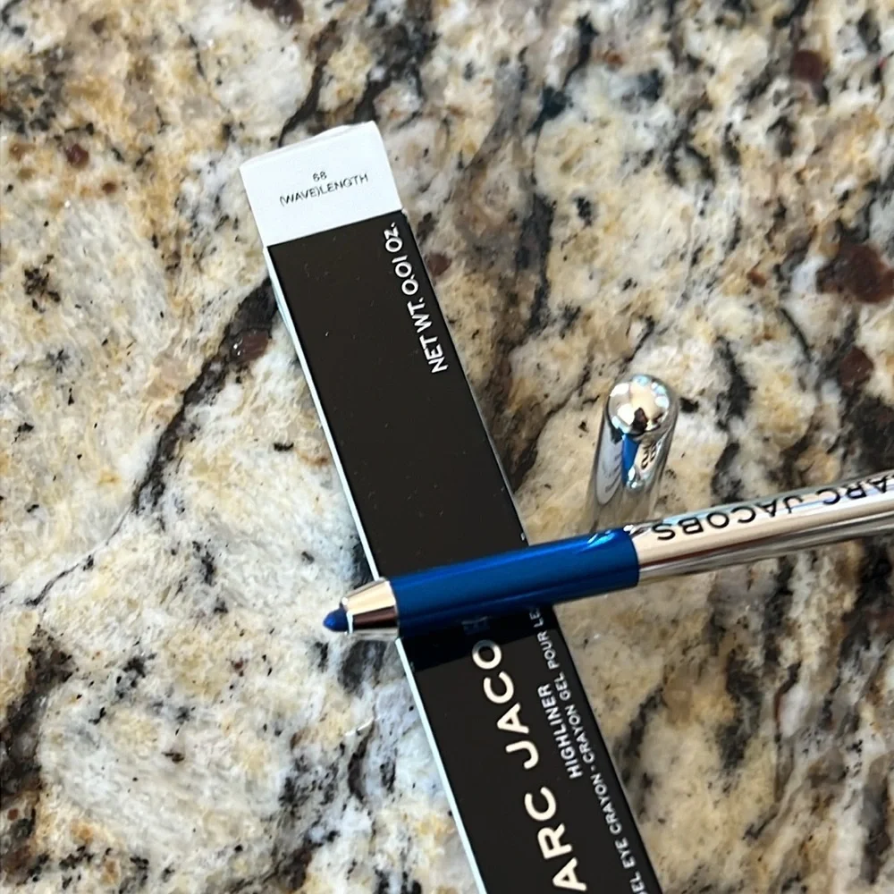 💕🐶Rare! Marc Jacob’s (Wave)Length Highliner